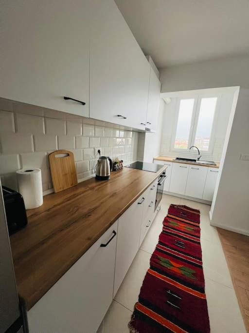 Modern Near Centre Leilighet